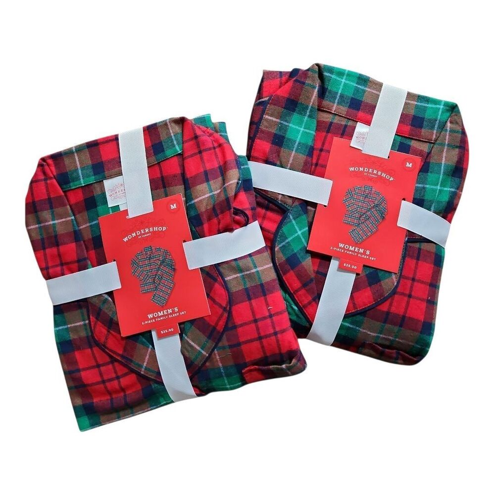Wondershop Womens 2 Piece Holiday Flannel Pajamas Size M NWT. 2-SETS